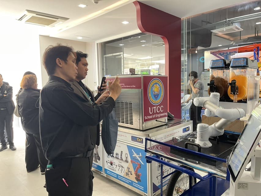 ต้อนรับคณะครูและบุคลากรจาก โรงเรียนฝึกอาชีพกรุงเทพมหานคร