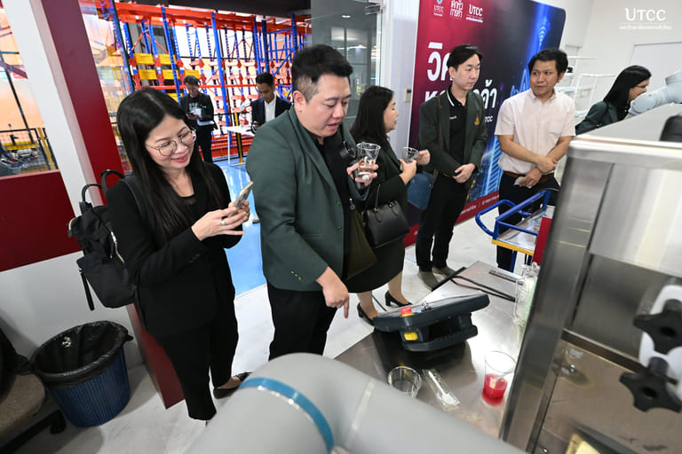 คณะวิศวกรรมศาสตร์ ได้ให้การต้อนรับ คณะศึกษาดูงานจากมหาวิทยาลัยสุโขทัยธรรมาธิราช เยี่ยมชมศึกษาดูงาน AI Innovation