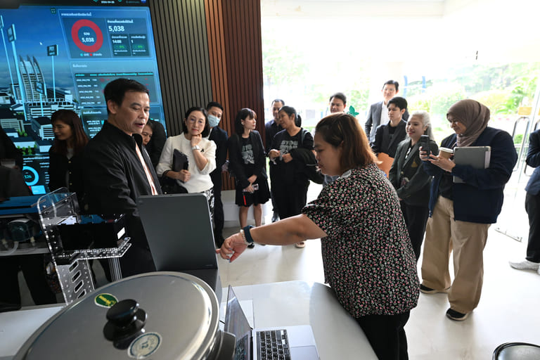 คณะวิศวกรรมศาสตร์ ได้ให้การต้อนรับ คณะศึกษาดูงานจากมหาวิทยาลัยสุโขทัยธรรมาธิราช เยี่ยมชมศึกษาดูงาน AI Innovation