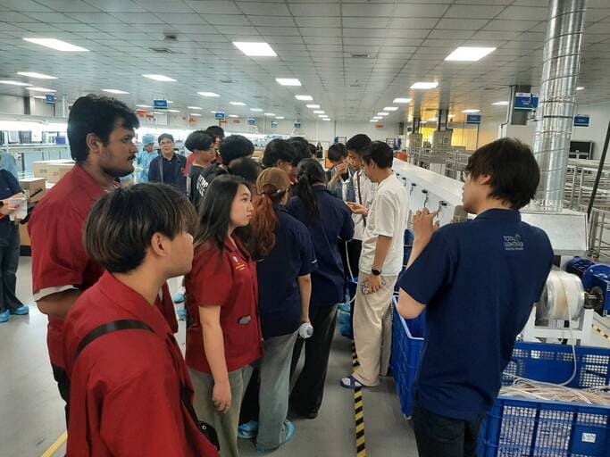 วิศวะฯ ม.หอการค้าไทย บุก L&#038;E เจาะลึกเทคโนโลยี Smart Lighting และระบบคลังสินค้าอัจฉริยะ