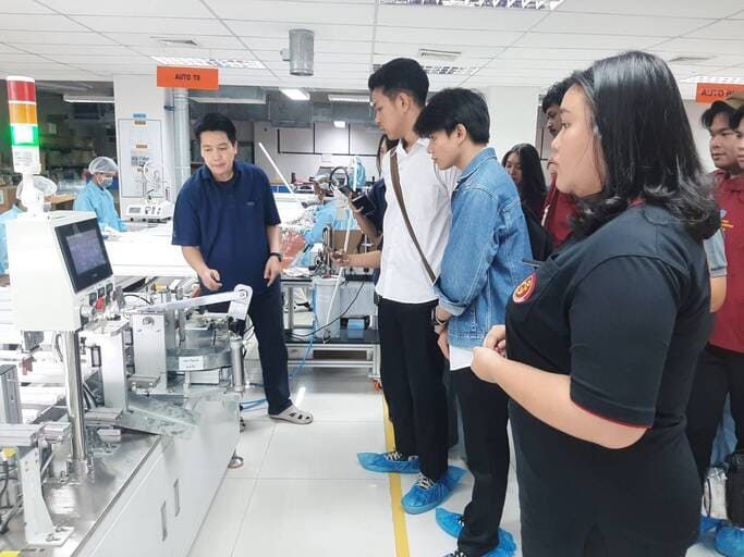 วิศวะฯ ม.หอการค้าไทย บุก L&#038;E เจาะลึกเทคโนโลยี Smart Lighting และระบบคลังสินค้าอัจฉริยะ