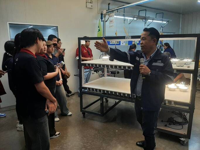 วิศวะฯ ม.หอการค้าไทย บุก L&#038;E เจาะลึกเทคโนโลยี Smart Lighting และระบบคลังสินค้าอัจฉริยะ