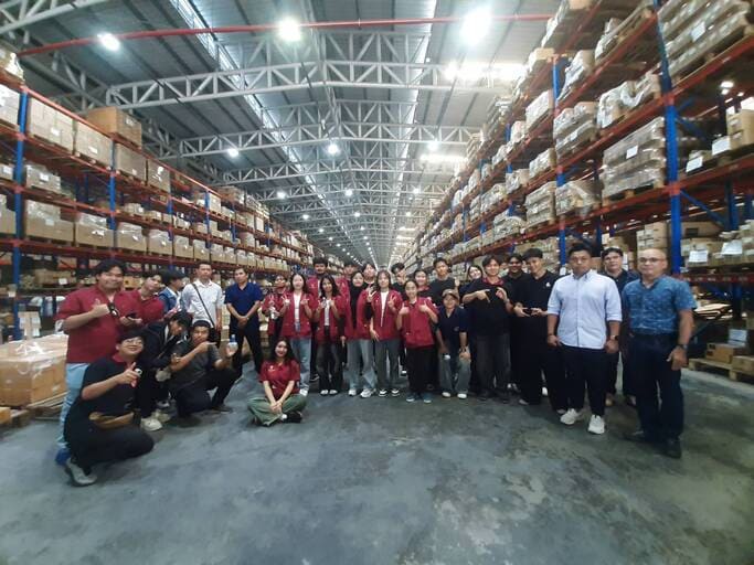 วิศวะฯ ม.หอการค้าไทย บุก L&#038;E เจาะลึกเทคโนโลยี Smart Lighting และระบบคลังสินค้าอัจฉริยะ