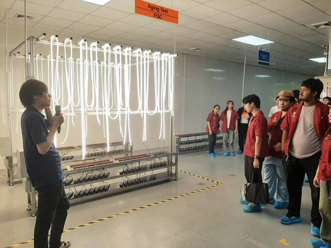 วิศวะฯ ม.หอการค้าไทย บุก L&#038;E เจาะลึกเทคโนโลยี Smart Lighting และระบบคลังสินค้าอัจฉริยะ