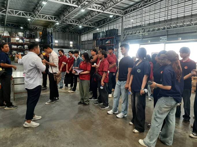 วิศวะฯ ม.หอการค้าไทย บุก L&#038;E เจาะลึกเทคโนโลยี Smart Lighting และระบบคลังสินค้าอัจฉริยะ