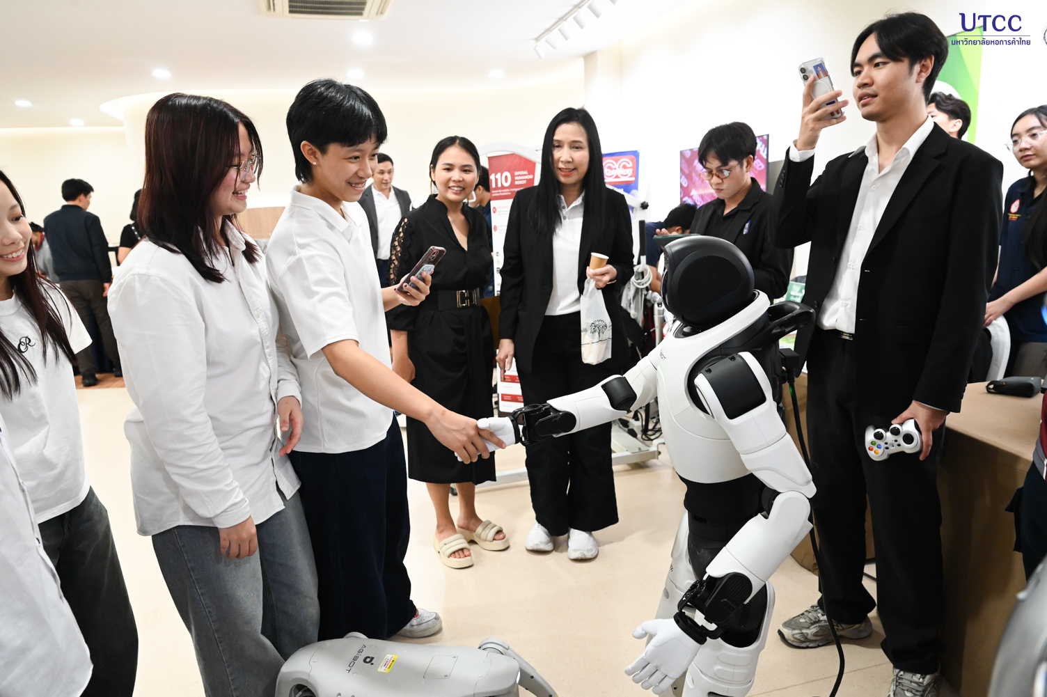 ม.หอการค้าไทย เปิดโครงการ UTCC AI Institute ศูนย์กลางการพัฒนา AI เพื่อธุรกิจ พร้อมลงนาม MOU พันธมิตรทั้งระบบนิเวศ
