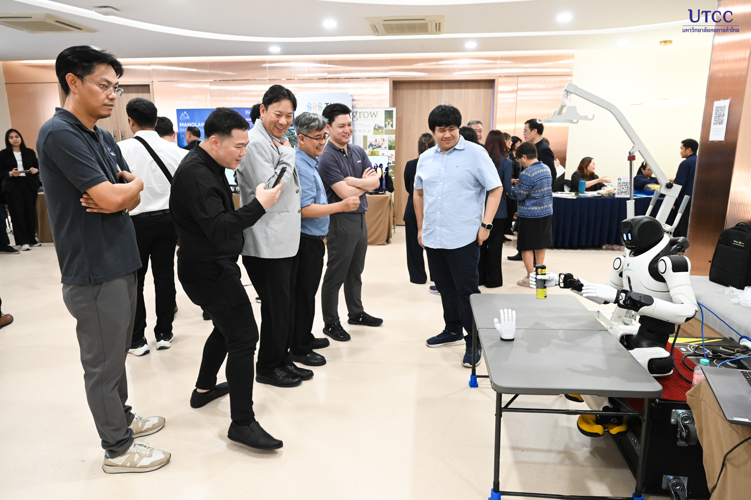 ม.หอการค้าไทย เปิดโครงการ UTCC AI Institute ศูนย์กลางการพัฒนา AI เพื่อธุรกิจ พร้อมลงนาม MOU พันธมิตรทั้งระบบนิเวศ