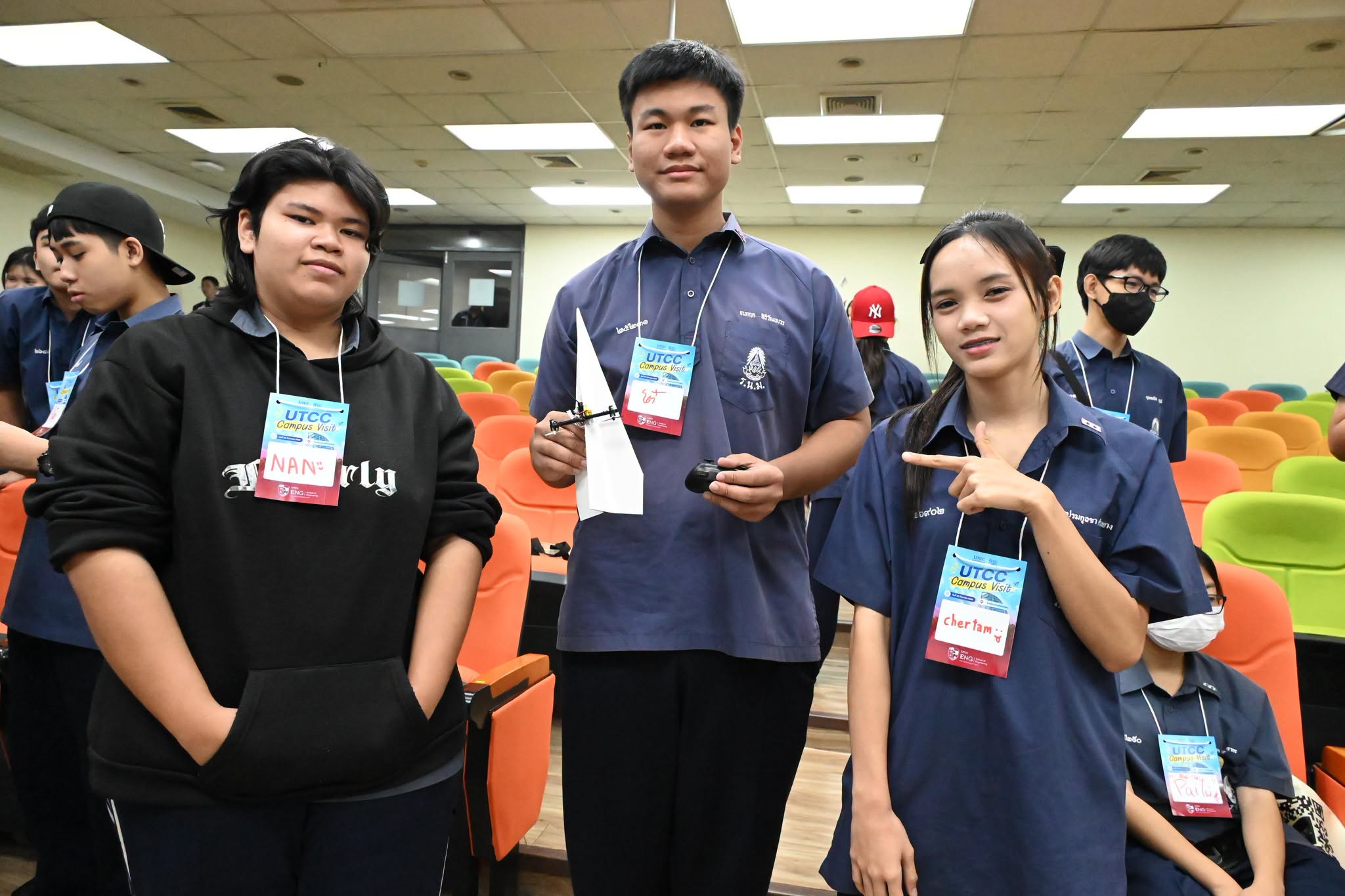 วิศวกรรมศาสตร์ UTCC จัด Campus Visit เปิดประสบการณ์นักเรียนราชวินิตมัธยม ผ่าน Workshop เครื่องบินกระดาษบังคับวิทยุ