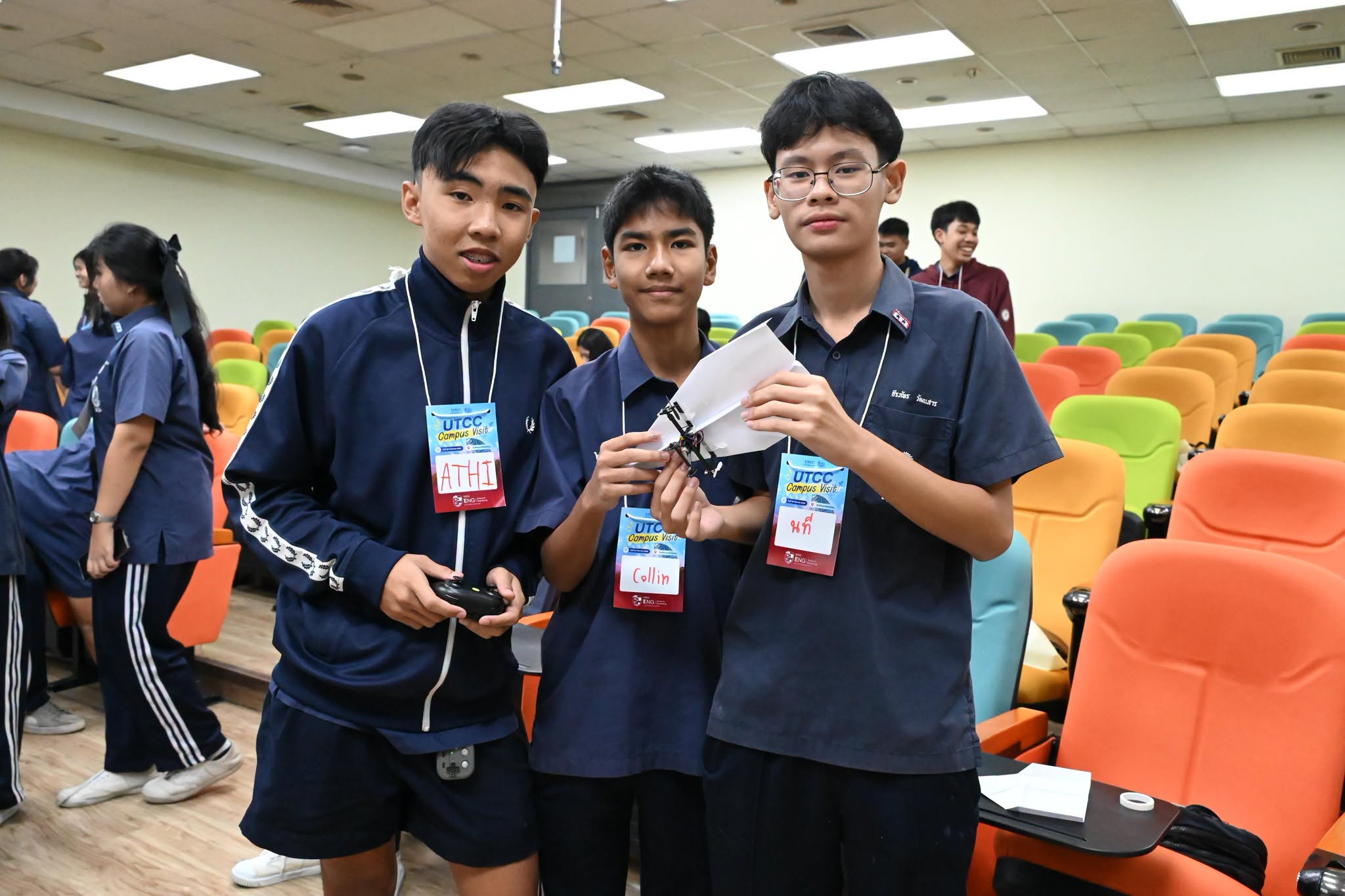 วิศวกรรมศาสตร์ UTCC จัด Campus Visit เปิดประสบการณ์นักเรียนราชวินิตมัธยม ผ่าน Workshop เครื่องบินกระดาษบังคับวิทยุ