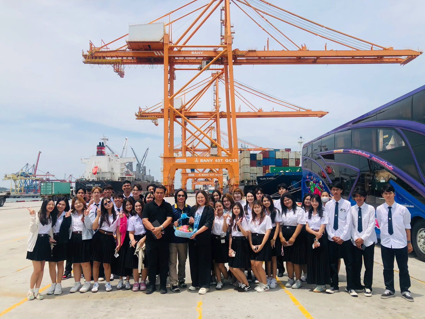 นักศึกษาวิศวกรรมศาสตร์ UTCC ศึกษาดูงาน KLN Seaport แหลมฉบัง เปิดประสบการณ์โลจิสติกส์และอุตสาหกรรมจริง