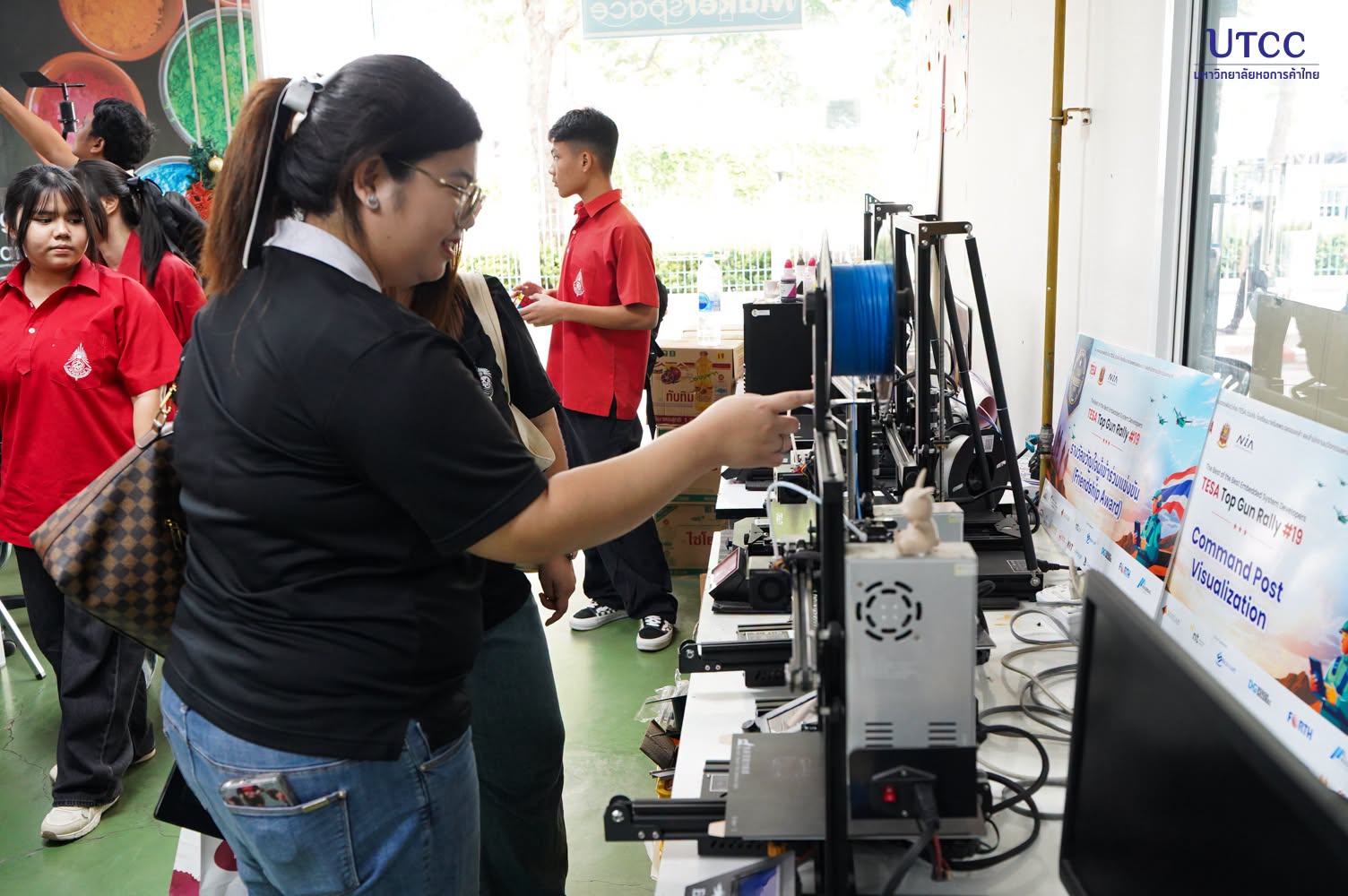 วิศวกรรมศาสตร์ UTCC เปิด Workshop Arduino–ESP32 ให้นักเรียนห้องเรียน AI สตรีวิทยา 2 ทดลองควบคุมแขนกล