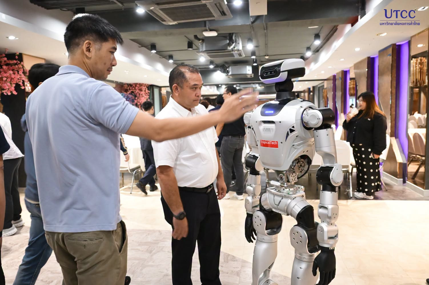 จาก AI สู่โลกจริง! วิศวกรรมศาสตร์ UTCC เปิดหลักสูตร Humanoid &#038; Physical AI for Business เชื่อม Robot–Sensor–Automation