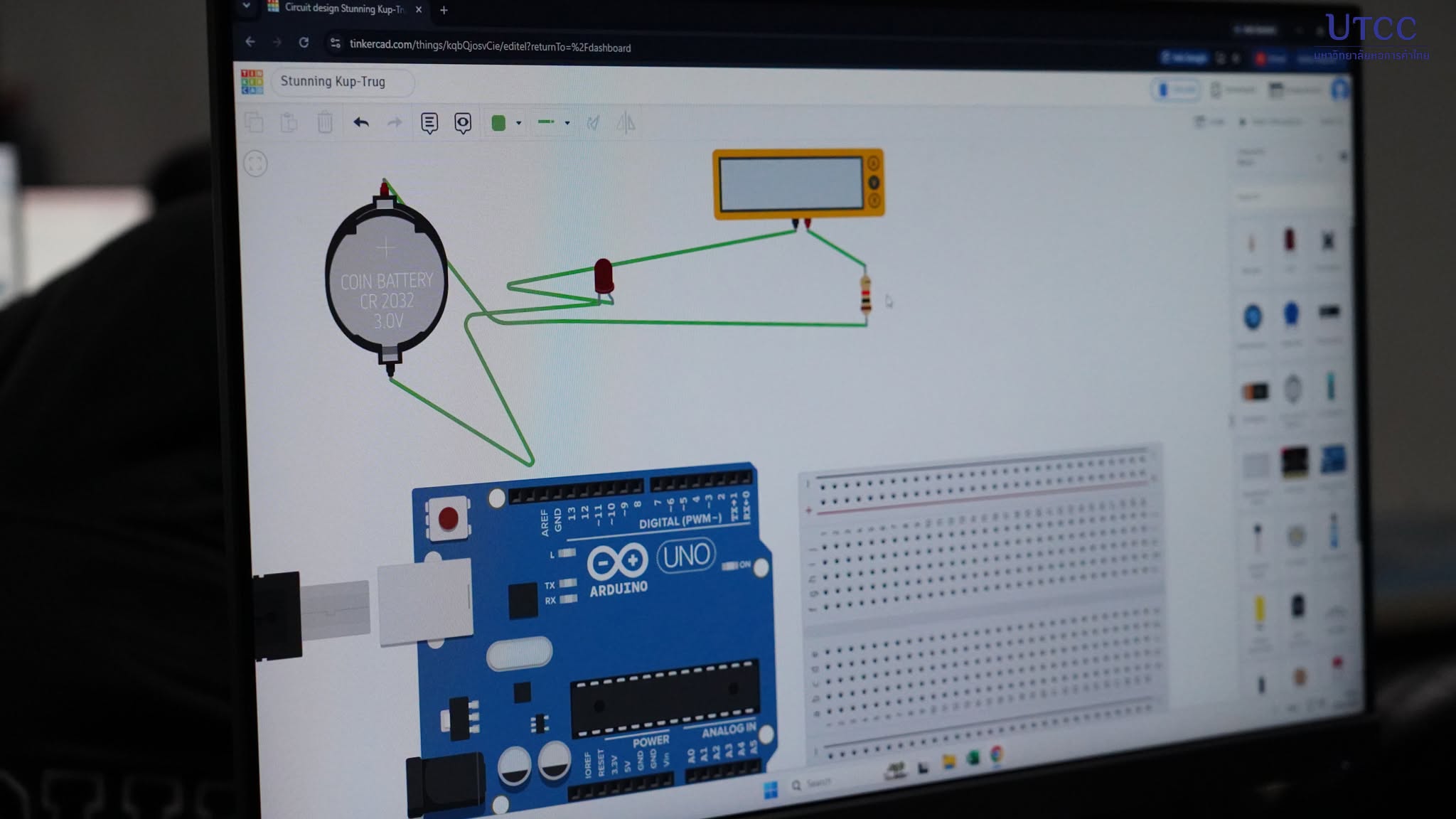 วิศวกรรมศาสตร์ UTCC จัด Workshop “เขียนโปรแกรม Arduino ควบคุมแขนกลด้วย ESP32” ให้นักเรียนโรงเรียนสิงห์สมุทร