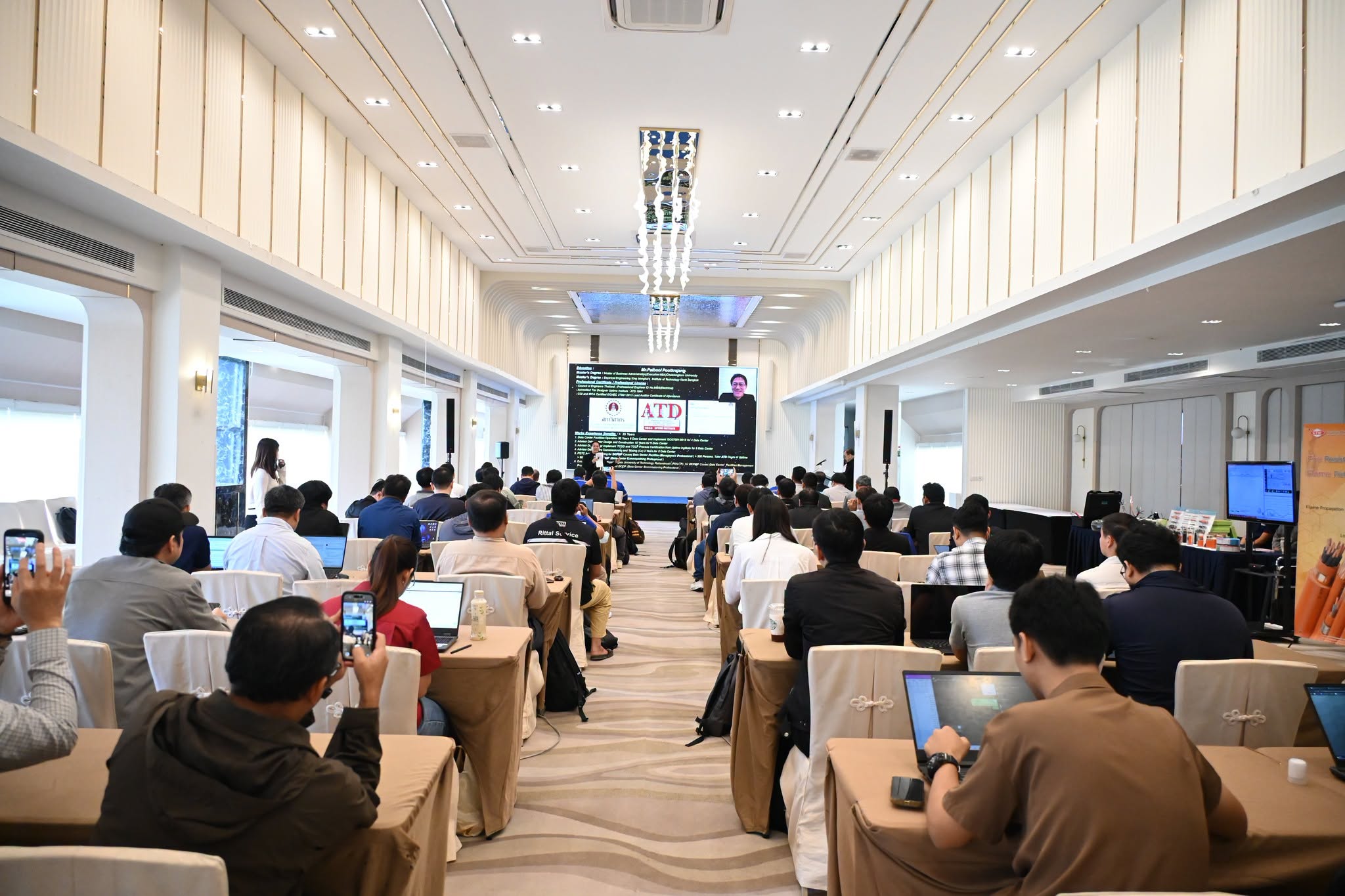 Data Center เติบโตต่อเนื่อง วิศวกรรมศาสตร์ UTCC ปั้นทักษะ Commissioning รับความต้องการอุตสาหกรรม
