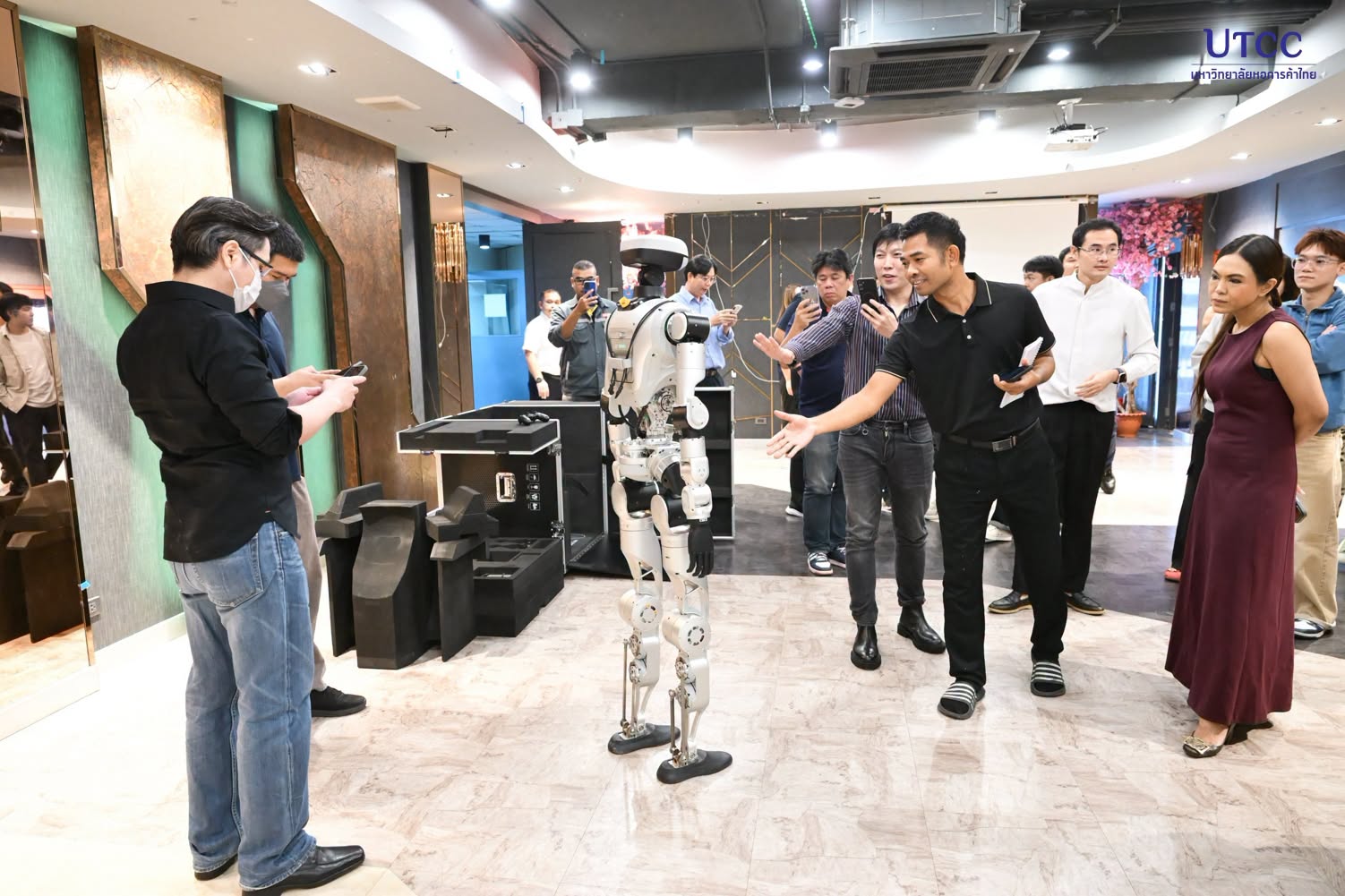 จาก AI สู่โลกจริง! วิศวกรรมศาสตร์ UTCC เปิดหลักสูตร Humanoid &#038; Physical AI for Business เชื่อม Robot–Sensor–Automation