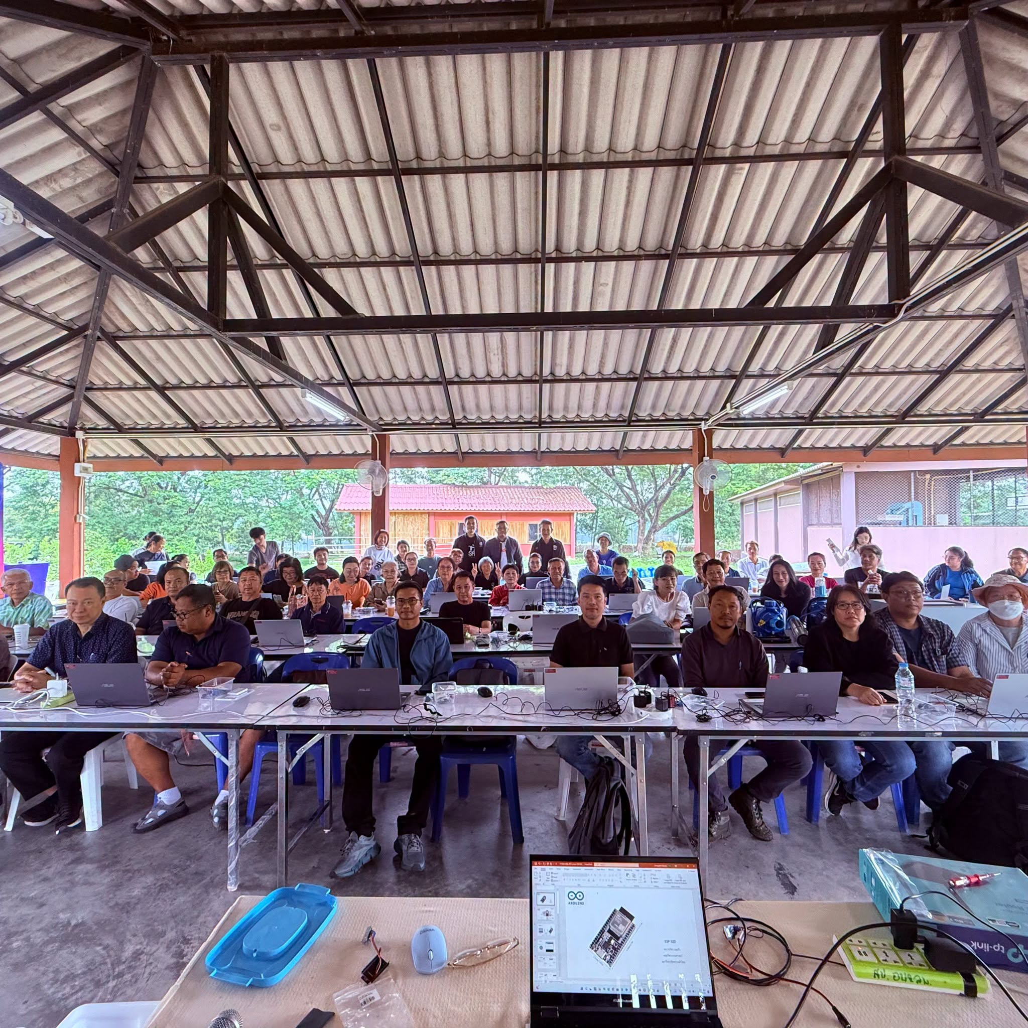 วิศวะ UTCC จับมือ อบจ.ลำพูน อบรม AIoT &#038; Smart Farm พัฒนาระบบปั๊มน้ำอัจฉริยะด้วยโซล่าเซลล์